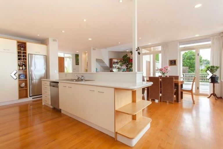 Photo of property in 34 King Richard Place, Browns Bay, Auckland, 0630