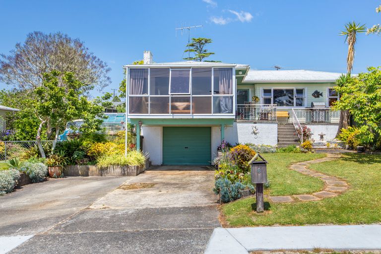 Photo of property in 8 Bellevue Avenue, Wellsford, 0900