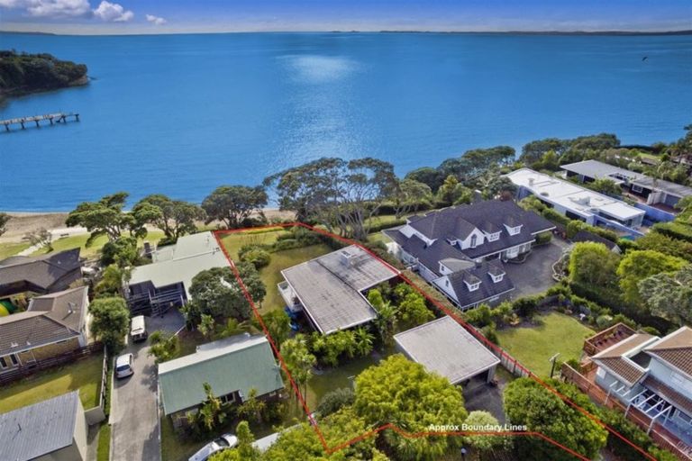 Photo of property in 25 Bournemouth Terrace, Murrays Bay, Auckland, 0630