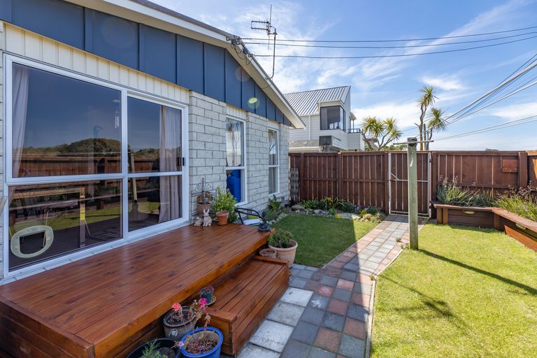 Photo of property in 1/528 Marine Parade, South New Brighton, Christchurch, 8062