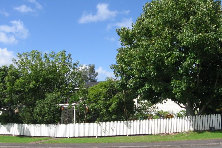 Photo of property in 12 Solar Road, Glen Eden, Auckland, 0602