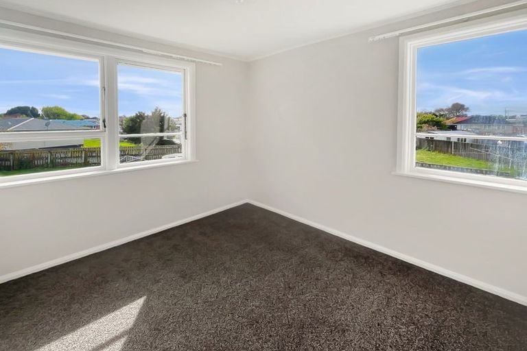 Photo of property in 34-36 Devon Crescent, Bulls, 4818