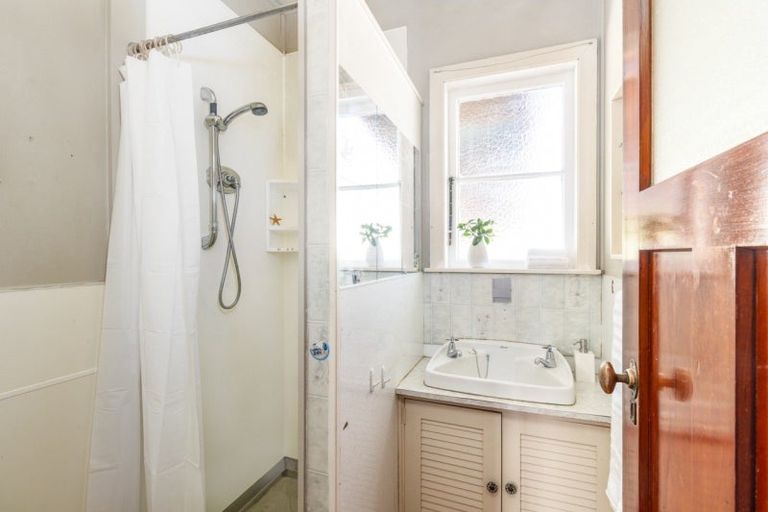 Photo of property in 82 Latham Street, Marewa, Napier, 4110