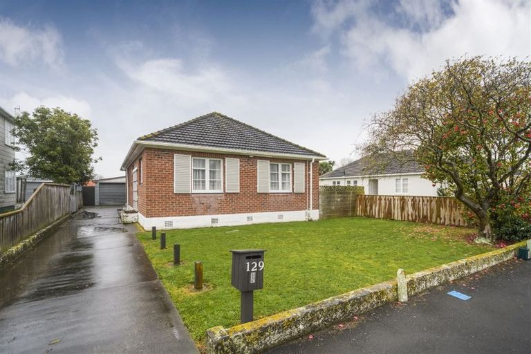 Photo of property in 129 Rangiora Avenue, Roslyn, Palmerston North, 4414