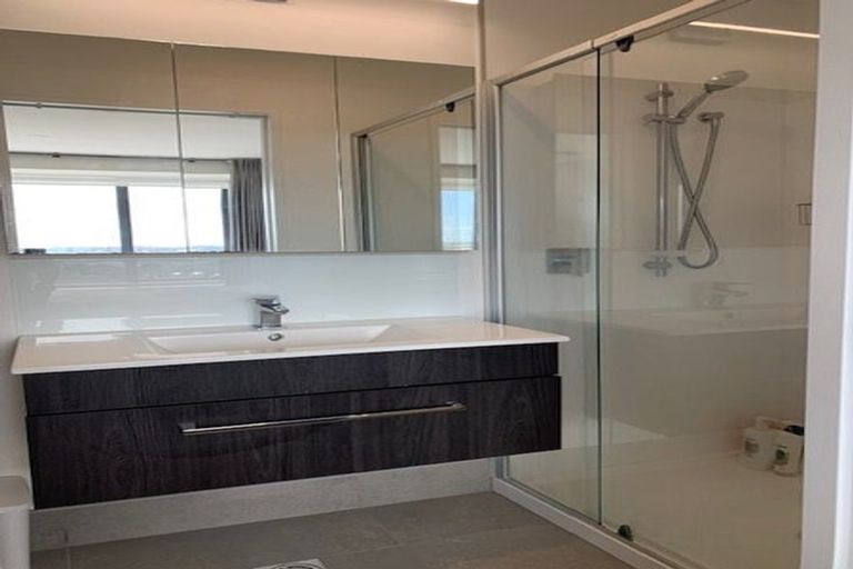 Photo of property in 27 Komanawa Lane, Mount Wellington, Auckland, 1062