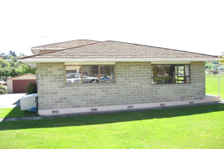 Photo of property in 60 Tipahi Street, Nelson South, Nelson, 7010