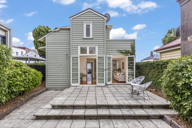 Photo of property in 1a Russell Street, Freemans Bay, Auckland, 1011