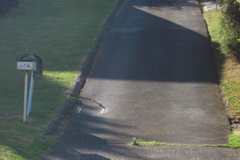 Photo of property in 2/47 Greenvalley Rise, Glenfield, Auckland, 0629