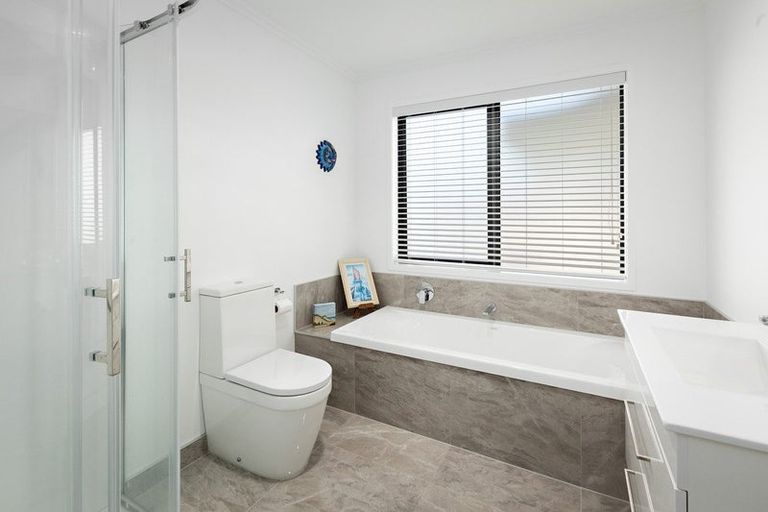 Photo of property in 12 Augusta Rise, Omokoroa, 3114