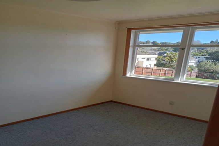 Photo of property in 26 Eastglen Road, Glen Eden, Auckland, 0602