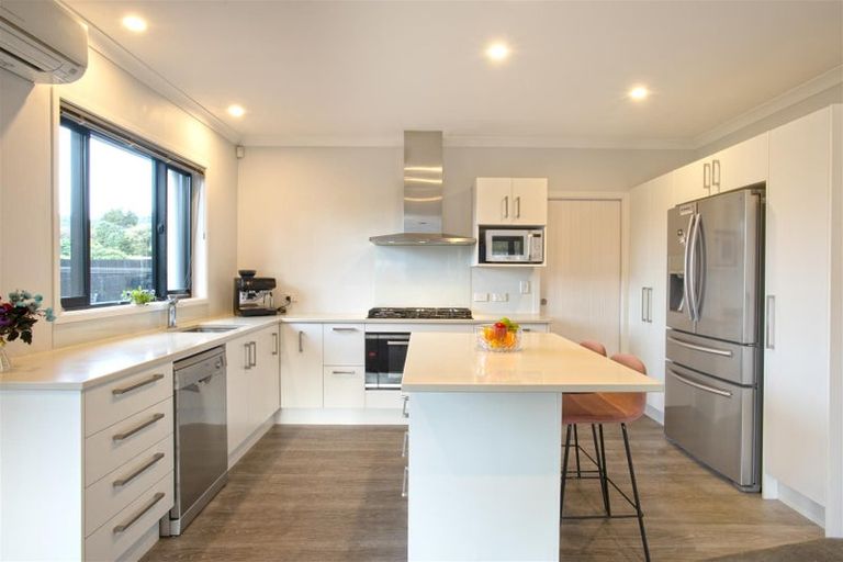 Photo of property in 36 Kurth Crescent, Silverstream, Upper Hutt, 5019