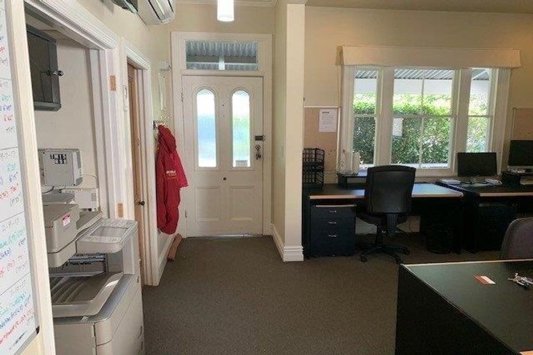 Photo of property in 19 Richmond Road, Brixton, New Plymouth, 4373