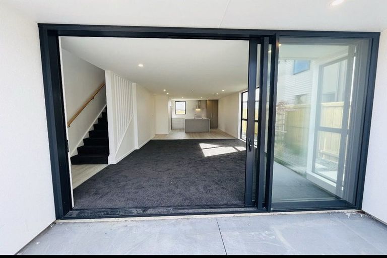 Photo of property in 10/6 Skibbereen Drive, Halswell, Christchurch, 8025