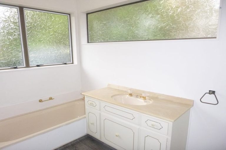 Photo of property in 85a Cambridge Terrace, Waterloo, Lower Hutt, 5011