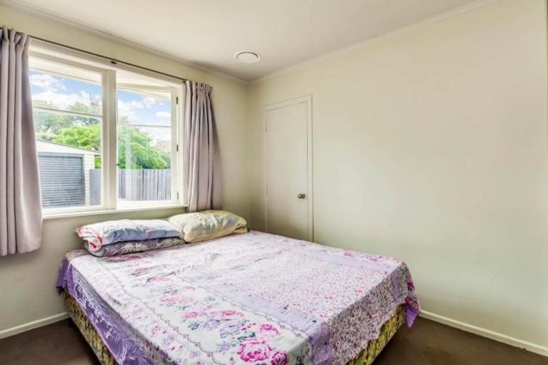 Photo of property in 14 Eddowes Street, Manurewa, Auckland, 2102