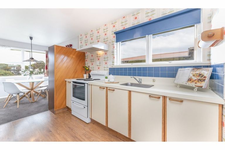 Photo of property in 37 Woodgrove Avenue, North New Brighton, Christchurch, 8083