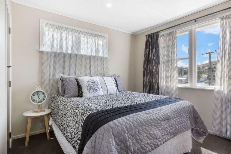 Photo of property in 111 Driver Crescent, Cannons Creek, Porirua, 5024