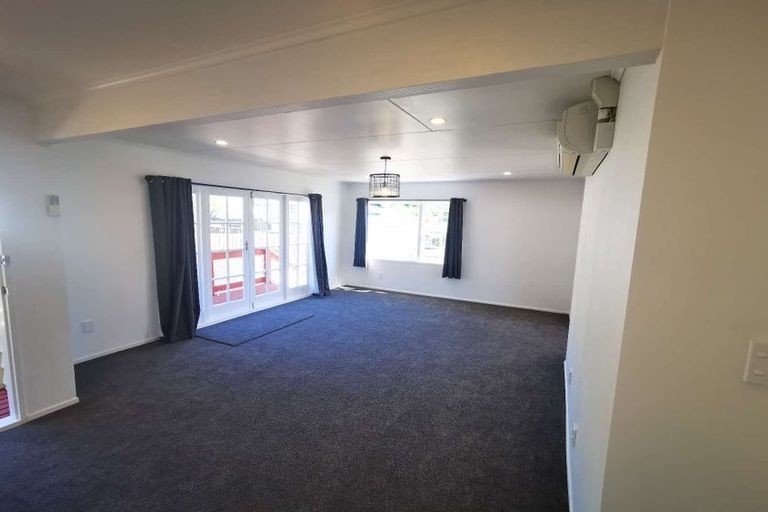 Photo of property in 33 Stockdale Street, Wainuiomata, Lower Hutt, 5014
