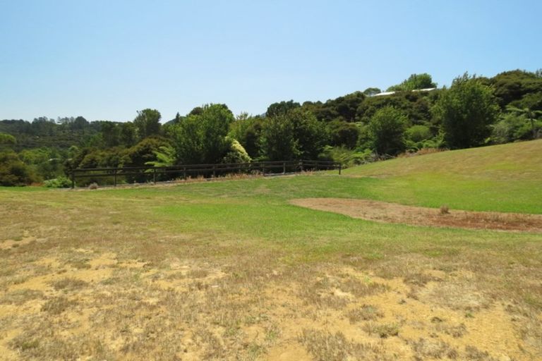 Photo of property in 205 Bellville Drive, Coromandel, 3506