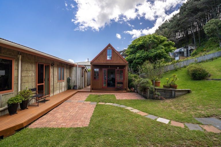 Photo of property in 141 Riria Kereopa Memorial Drive, Raglan, 3297