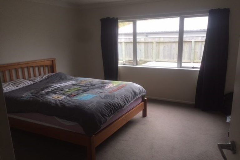 Photo of property in 10 Moonraker Place, Whitby, Porirua, 5024