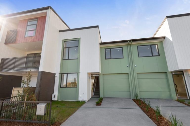 Photo of property in 5 Bonnette Road, Flat Bush, Auckland, 2019