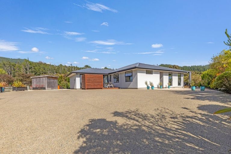 Photo of property in 2 Kahu Close, Kaiteriteri, Motueka, 7197