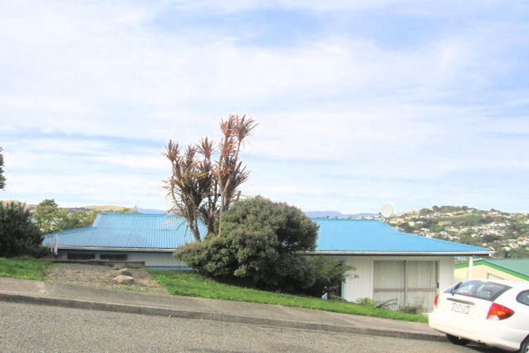 Photo of property in 5 Kimball Place, Johnsonville, Wellington, 6037