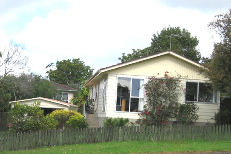 Photo of property in 18 Sabot Place, Massey, Auckland, 0614