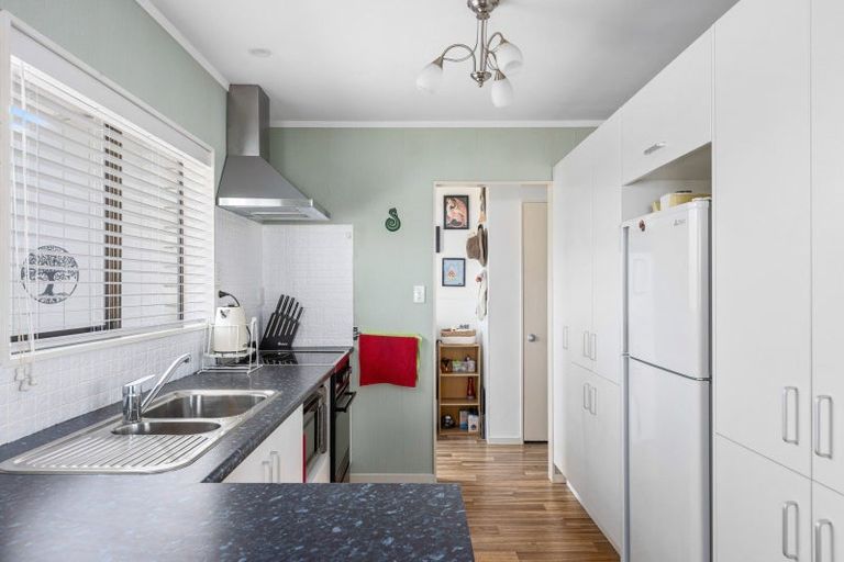 Photo of property in 2/38 Albatross Road, Red Beach, 0932