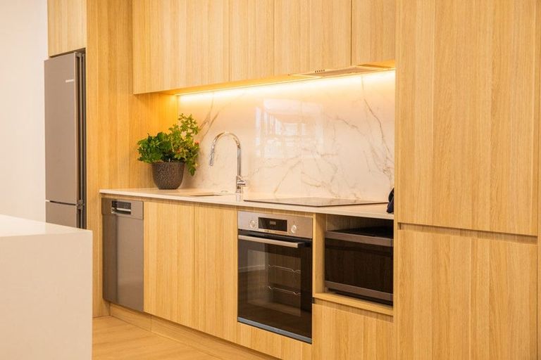 Photo of property in 82 Mokoia Road, Birkenhead, Auckland, 0626