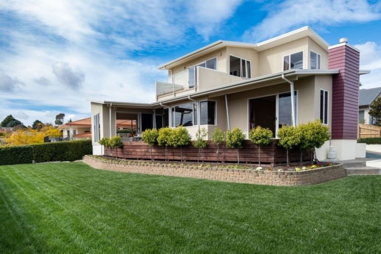 Photo of property in 68 Rochfort Road, Havelock North, 4130
