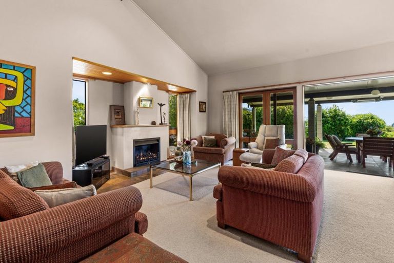 Photo of property in 33 Hikanui Drive, Havelock North, 4130