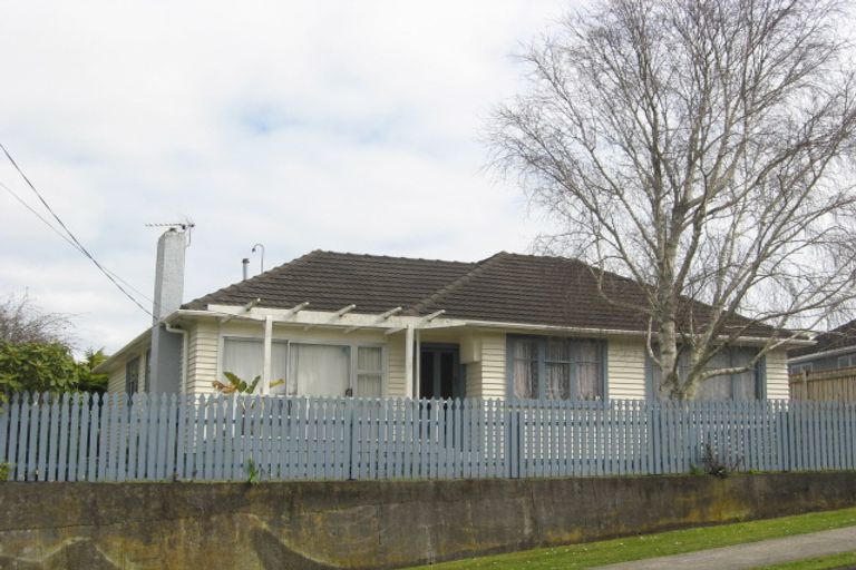 Photo of property in 12 Pembroke Street, Westown, New Plymouth, 4310