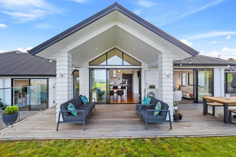 Photo of property in 72 Vaughans Road, Long Bay, Albany, 0792