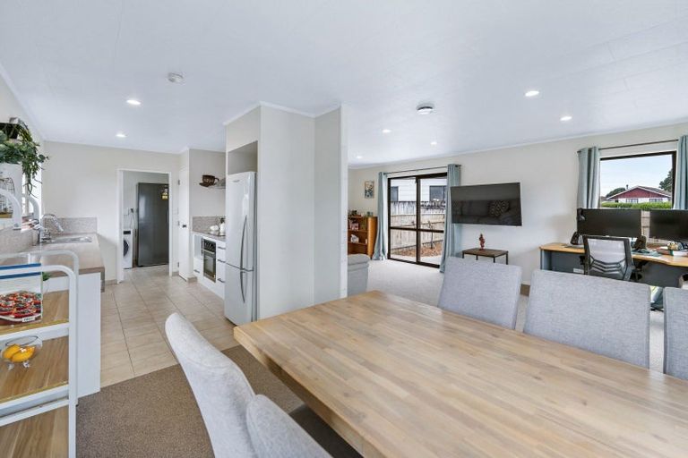 Photo of property in 7 Cargill Grove, Kelvin Grove, Palmerston North, 4414