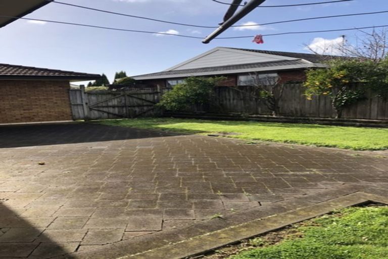 Photo of property in 26 Crescent Hills Court, Northpark, Auckland, 2013