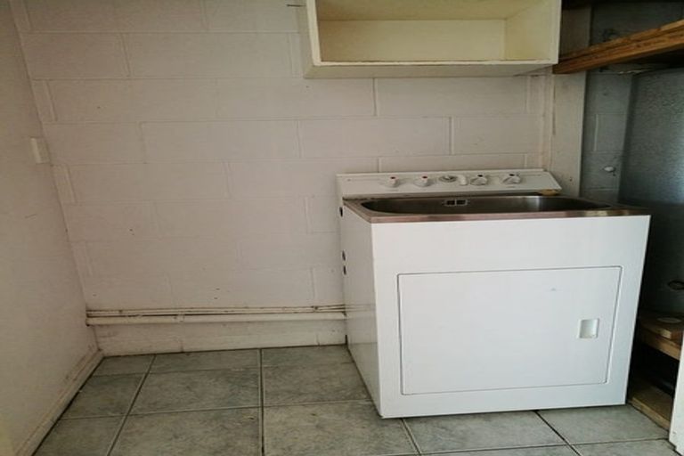 Photo of property in 35 Berkley Avenue, Hillcrest, Hamilton, 3216