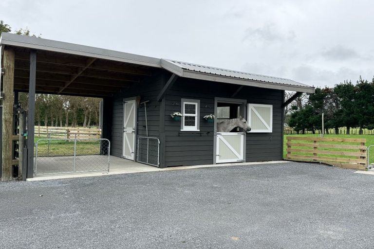 Photo of property in 28 Arcus Road, Te Horo, Otaki, 5582