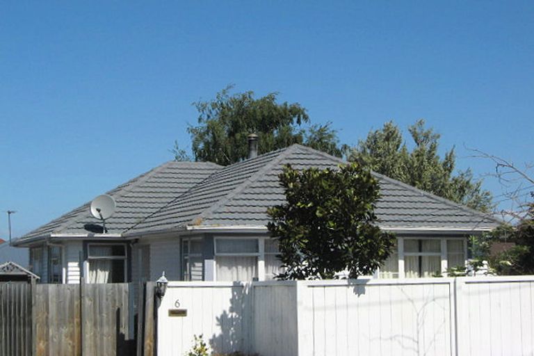 Photo of property in 6 Farquhars Road, Redwood, Christchurch, 8051
