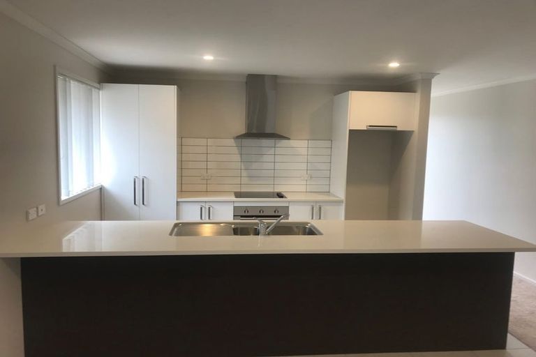 Photo of property in 11 Perla Road, Pukekohe, 2120