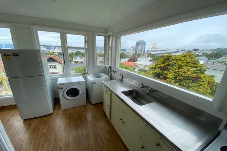 Photo of property in 19 Burnell Avenue, Thorndon, Wellington, 6011