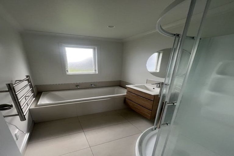 Photo of property in 28 Larnach Street, St Andrews, Hamilton, 3200