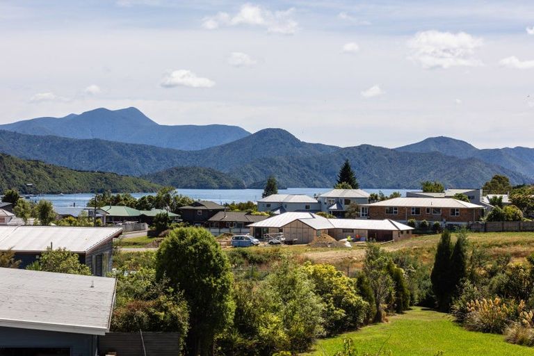 Photo of property in 13 Rimu Terrace, Waikawa, Picton, 7220