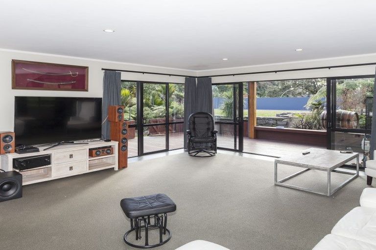 Photo of property in 5 Rewa Rewa Valley, Tairua, 3508