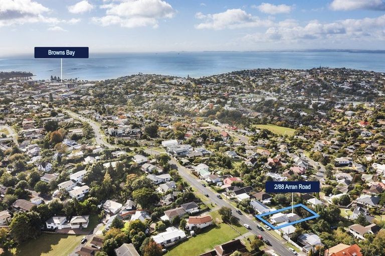 Photo of property in 2/88 Arran Road, Browns Bay, Auckland, 0630