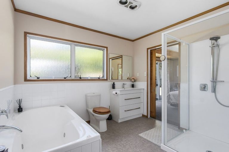 Photo of property in 7 Elmira Place, Browns Bay, Auckland, 0630