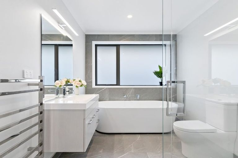 Photo of property in 6 Davey Crescent, Orewa, 0931