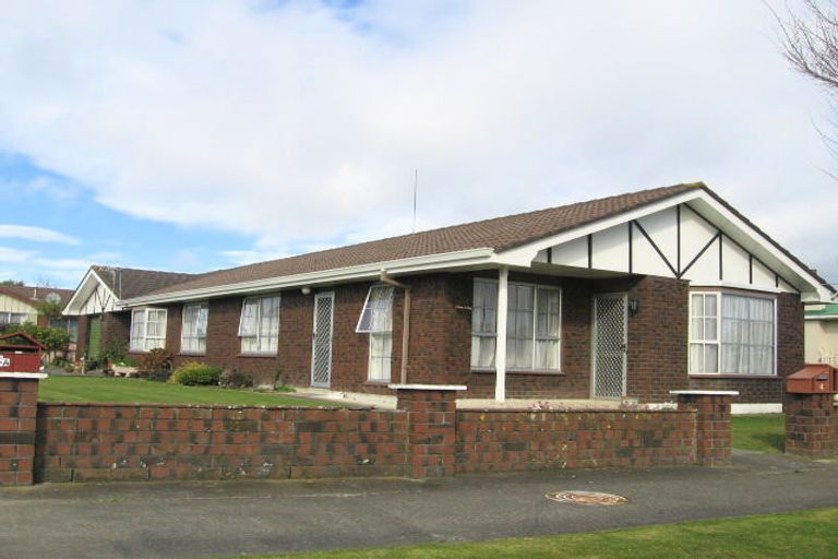 Photo of property in 4-6 Woodfield Avenue, Roslyn, Palmerston North, 4414