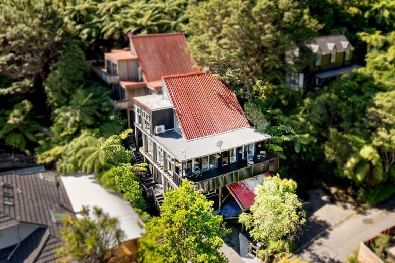 Photo of property in 3a Whiorau Grove, Lowry Bay, Lower Hutt, 5013